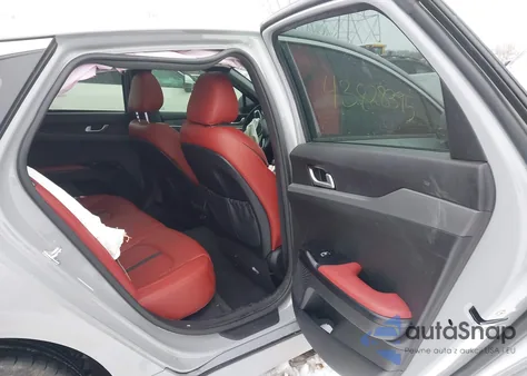 2022 Kia K5 Gt-Line z USA, uszkodzony, nr VIN 5XXG64J29NG122706